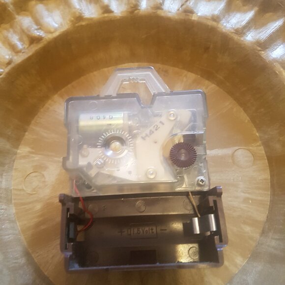 Vintage Mid-Century Starburst Wall Clock MCMLXIX by Syroco - Picture 7 of 16